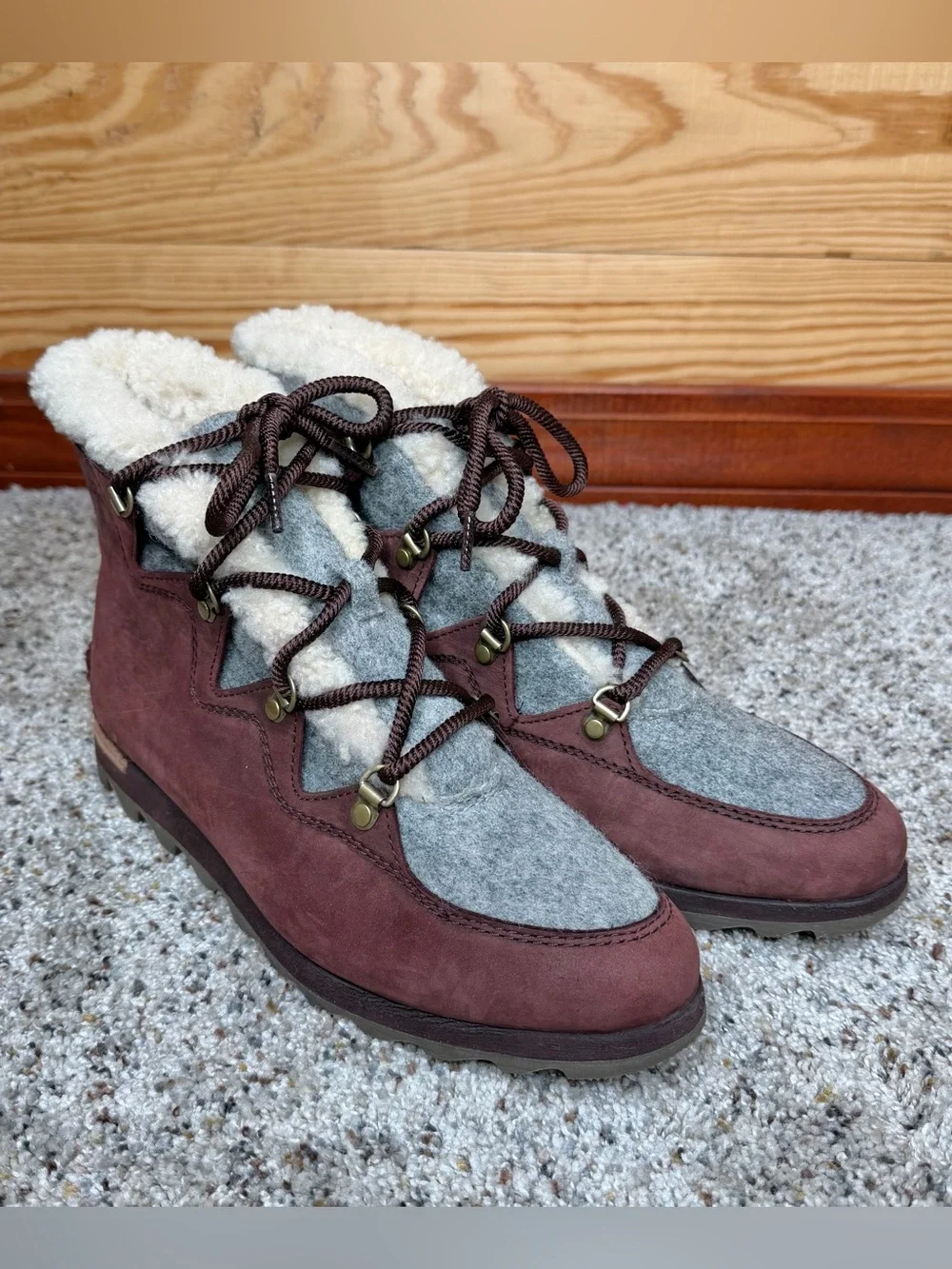 Sorel Sneakchic Alpine Ankle Boots Brown Gray 10 Suede Wool Shearling Winter